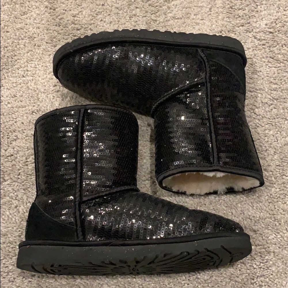 ✨ sequin uggs!